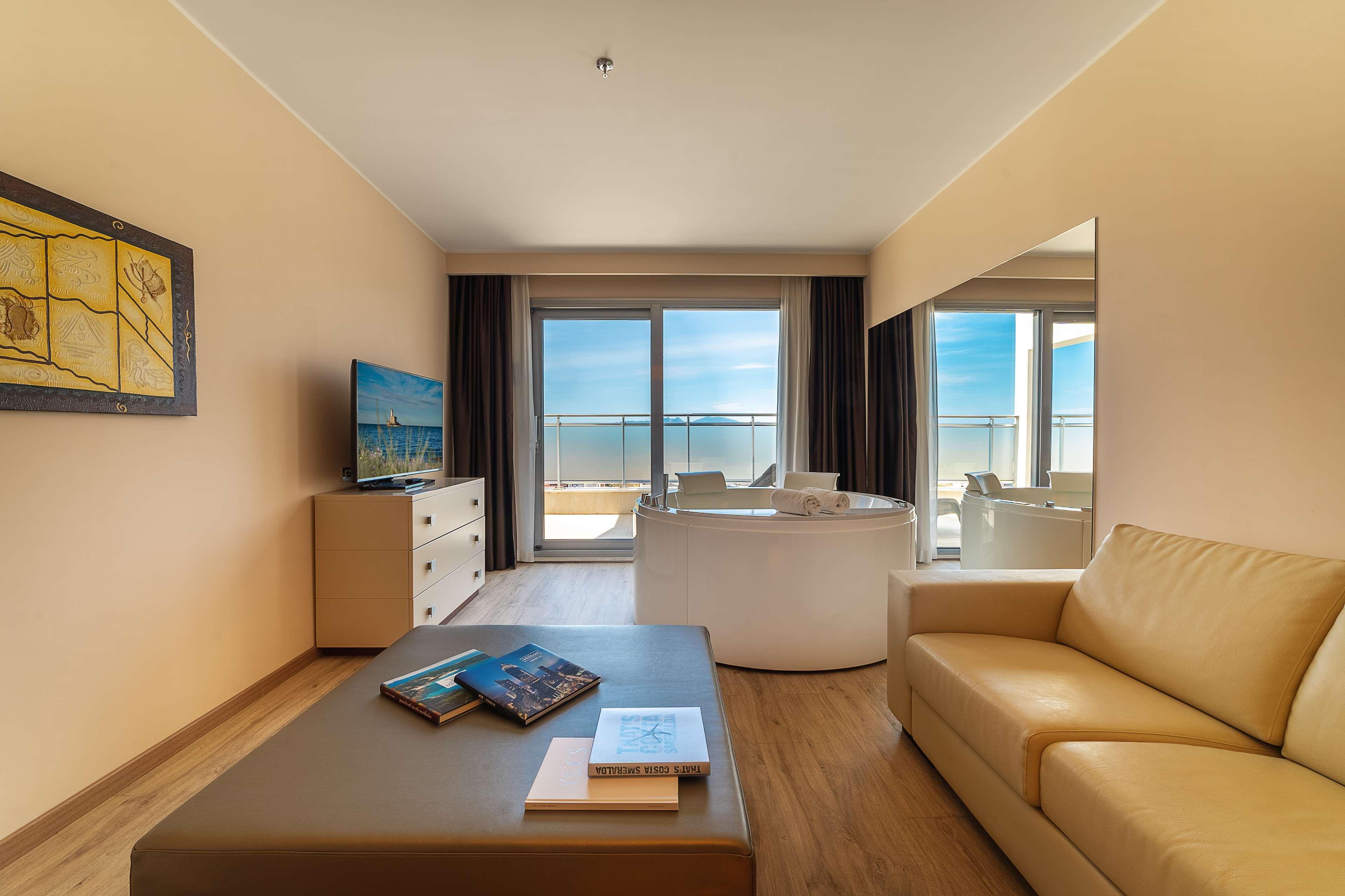 Delta Hotels By Marriott Olbia Sardinia Екстериор снимка