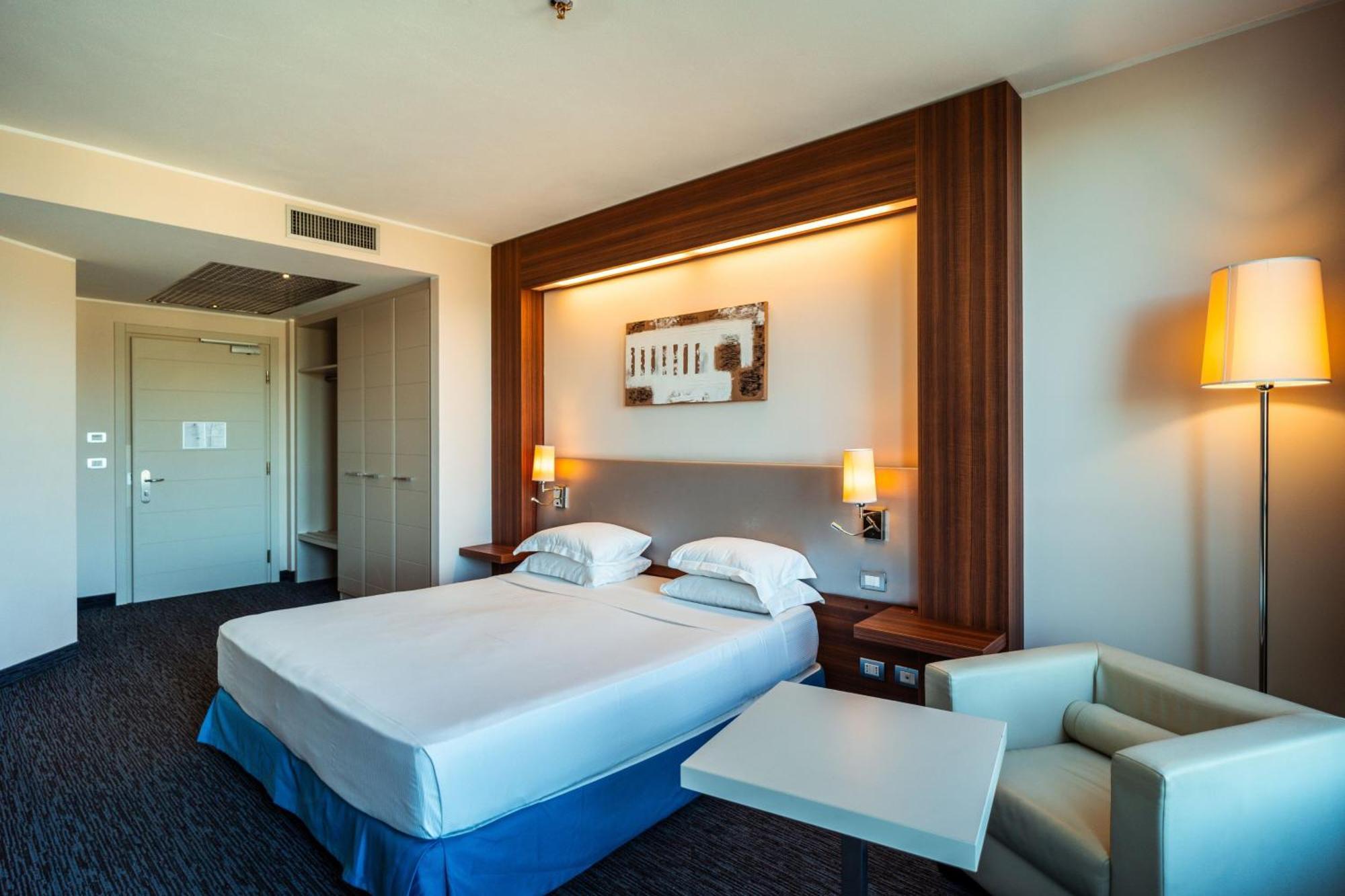 Delta Hotels By Marriott Olbia Sardinia Екстериор снимка