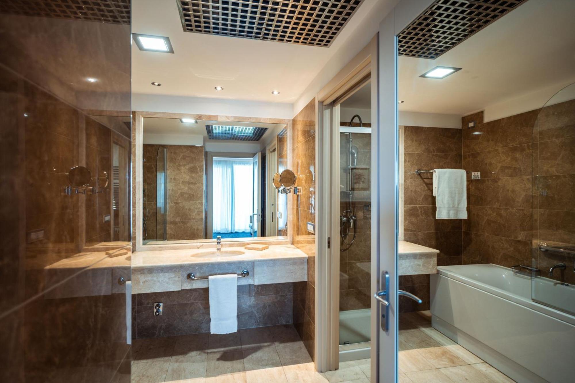 Delta Hotels By Marriott Olbia Sardinia Екстериор снимка