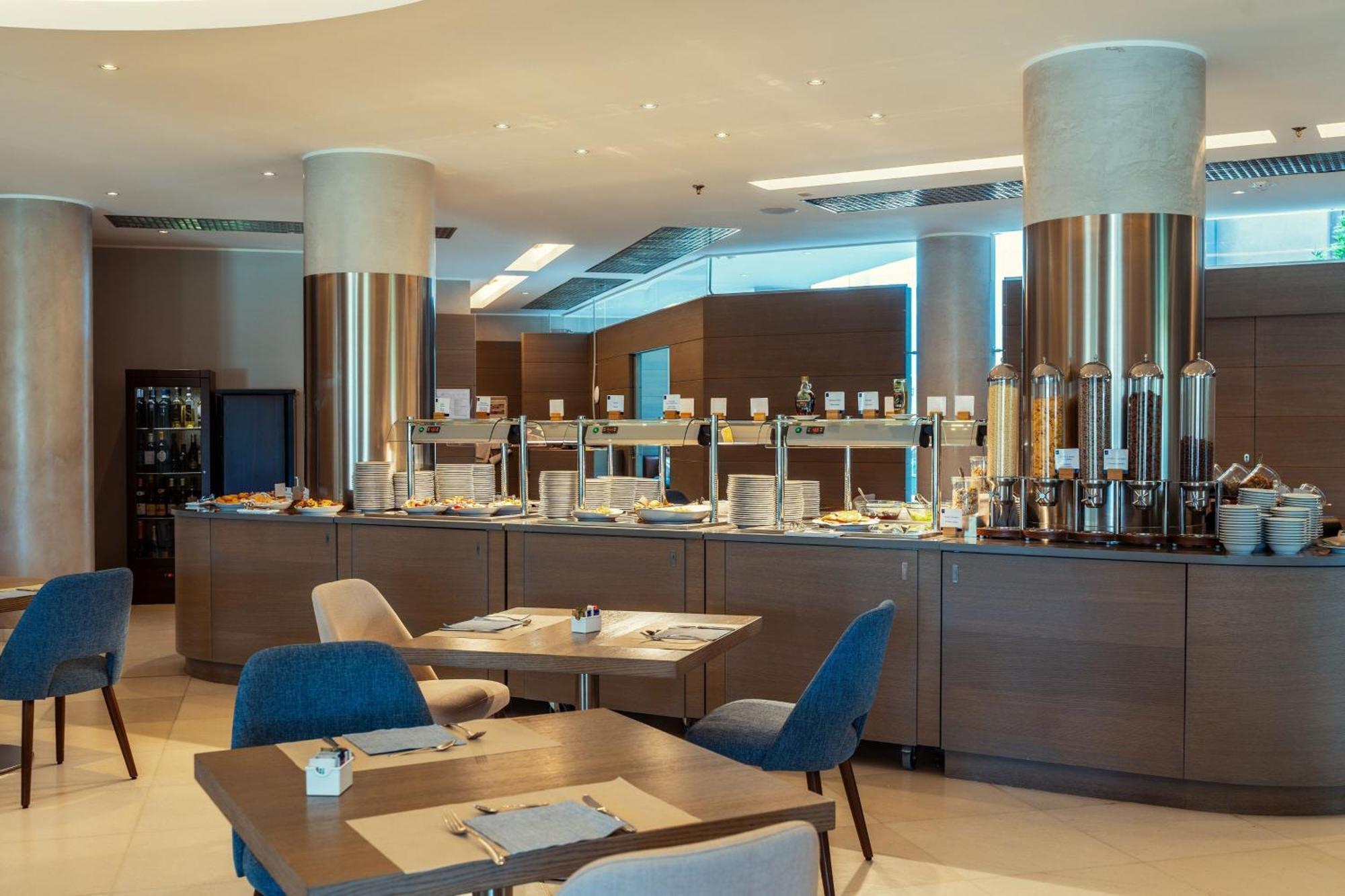 Delta Hotels By Marriott Olbia Sardinia Екстериор снимка